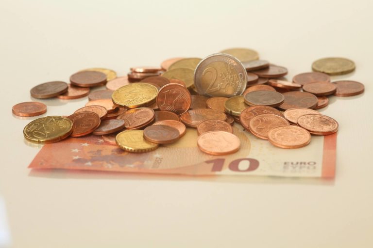 Mindestlohn-Geld-935-Euro